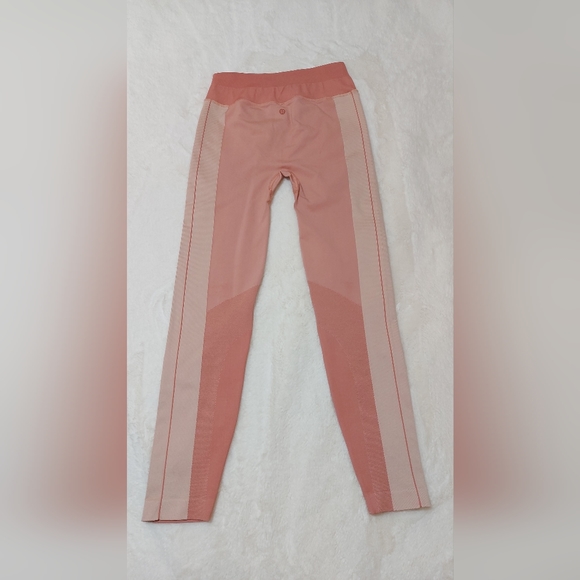 Lululemon ~ Ebb to Train Tight,Abstract. Size 6. - Picture 11 of 12